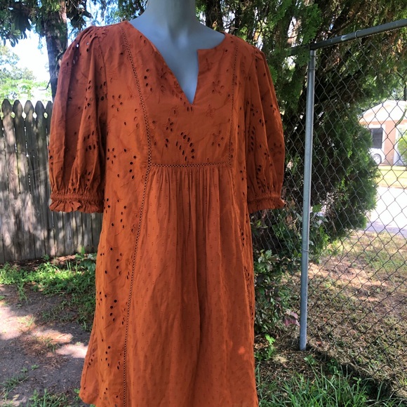 Universal thread eyelet dress Clearance